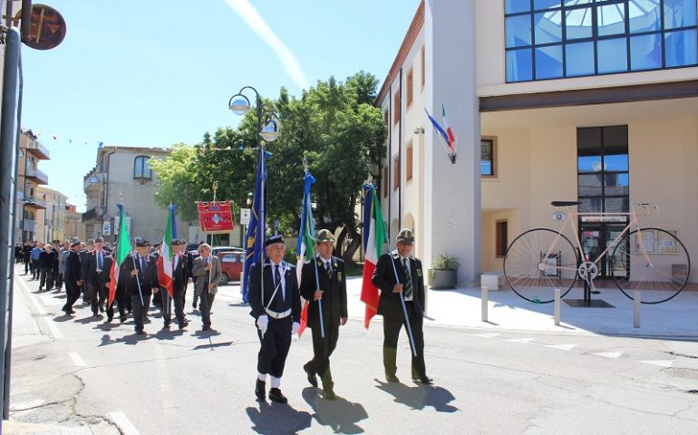 (FOTO) Tortolì, in onore dei 48 Caduti tortoliesi nella Prima Guerra Mondiale consegnata una medaglia