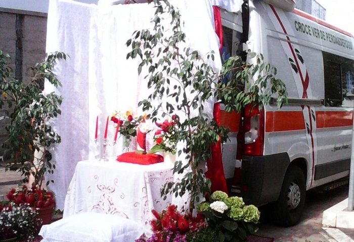 (FOTO)Perdas, i volontari della Croce Verde realizzano una cappella “particolare” per Corpus Domini