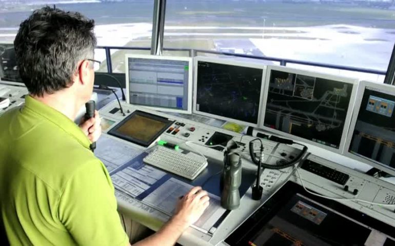 Sciopero controllori di volo: a serio rischio partenze estive giovedì 5 luglio