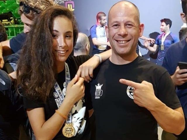 La 15enne ogliastrina Giulia Muggianu porta a casa l’oro nel campionato di Brazilian Jiu Jitsu di Firenze