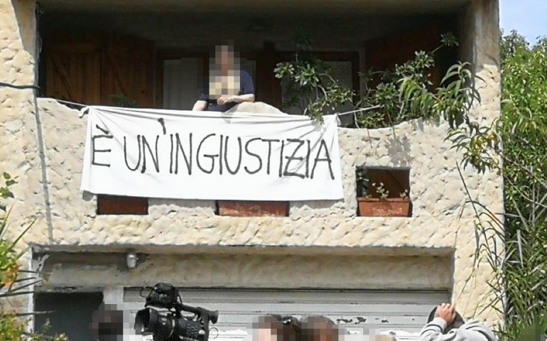 Bimba contesa a Oristano: i carabinieri a casa della madre per portarla via
