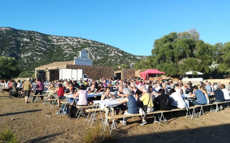 (PHOTOGALLERY) Cala il sipario sulla sagra della Carne di Capra di Baunei: un successo