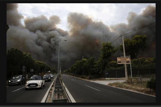 Grecia in fiamme: aumentano i morti. Il Governo sospetta azione dolosa