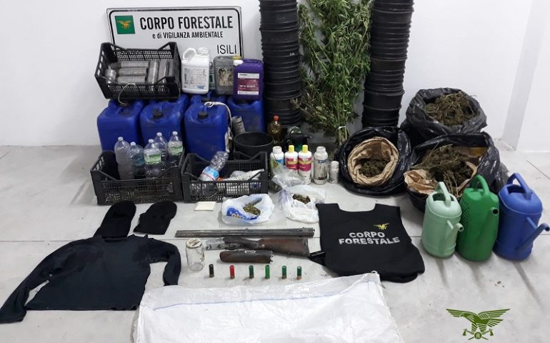 Nurri, bracconiere sorpreso dal corpo forestale. Trovate anche droga e armi