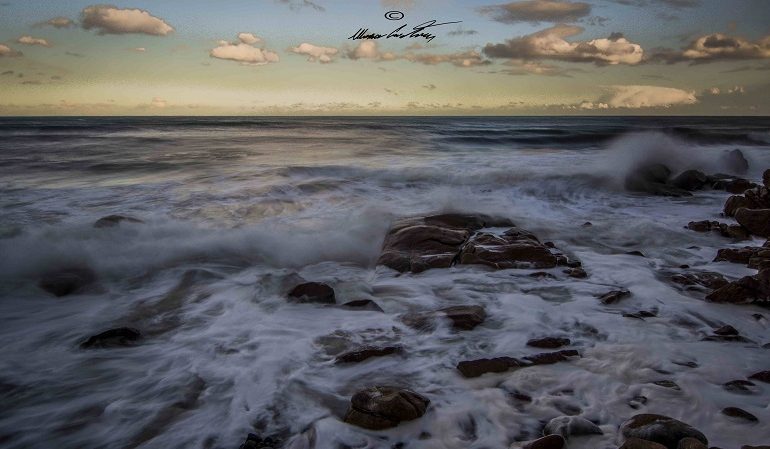Le foto dei lettori. Un mare ogliastrino in burrasca nello scatto di Cristian Mascia