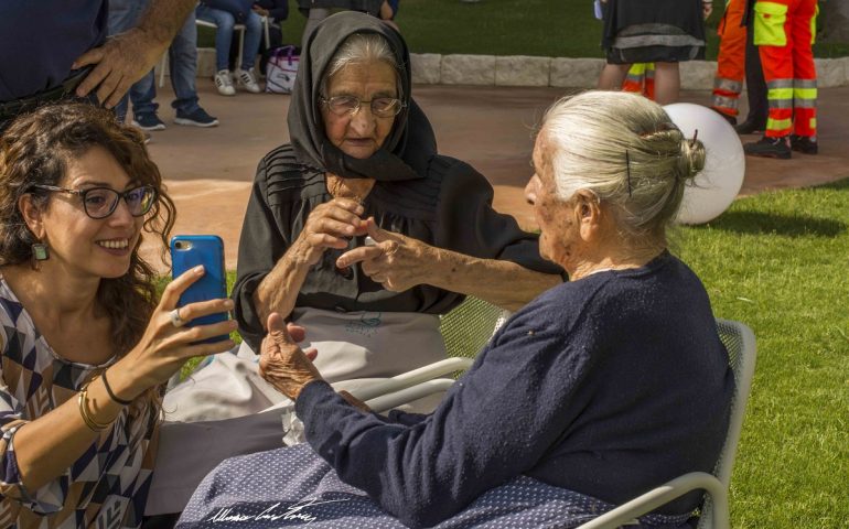 Le centenarie ogliastrine ai fornelli oggi su Tv2000: protagoniste Zia Rosa Secci di Baunei e zia Assunta Pili di Tortolì