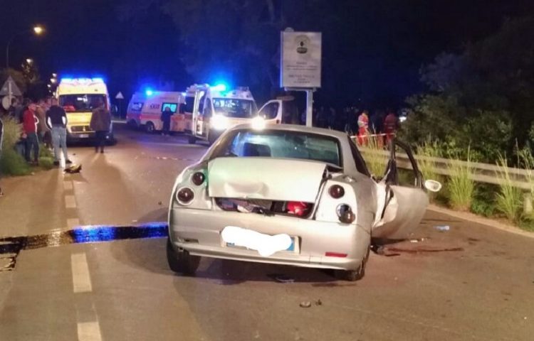 Tortolì, incidente nella notte. Scontro tra due auto, cinque persone coinvolte