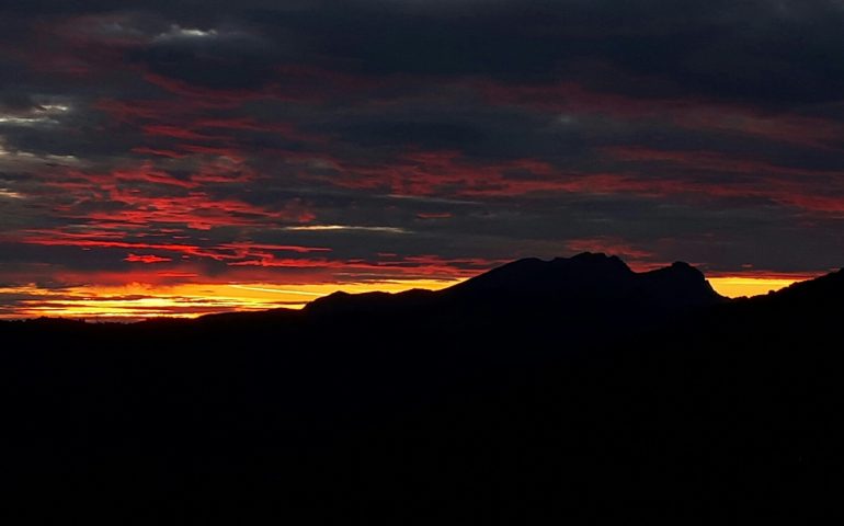 Le foto dei lettori. Il biglietto non si paga per quest’alba