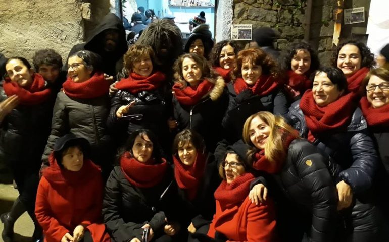 Il Coro Femminile Su Circannueu a Fonni per Cortes Apertas