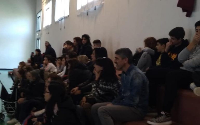 La scuola media di Lotzorai apre le porte per far conoscere l’interessante offerta formativa. Punto di forza, l’indirizzo sportivo