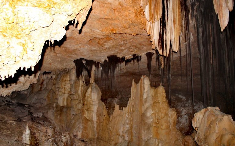 Le foto dei lettori. L’incanto delle grotte ulassesi nello scatto di Francesca Boi