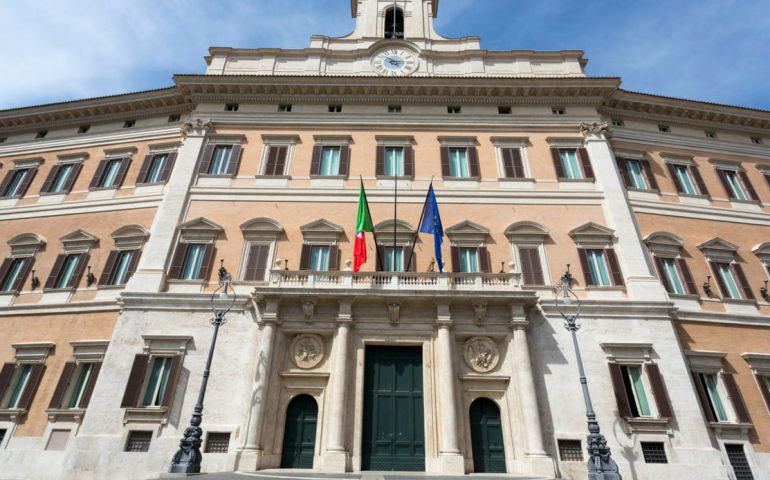 Stipendi dorati alla Camera: ecco quanto guadagnano un barbiere o un idraulico a Montecitorio