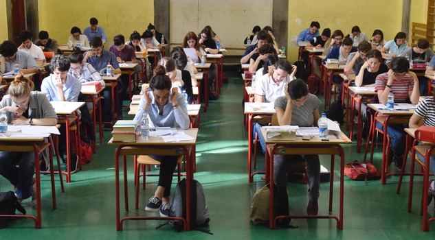 Scuola quasi finita e poi riposo. Sì, ma non per tutti: si avvicinano gli esami di maturità