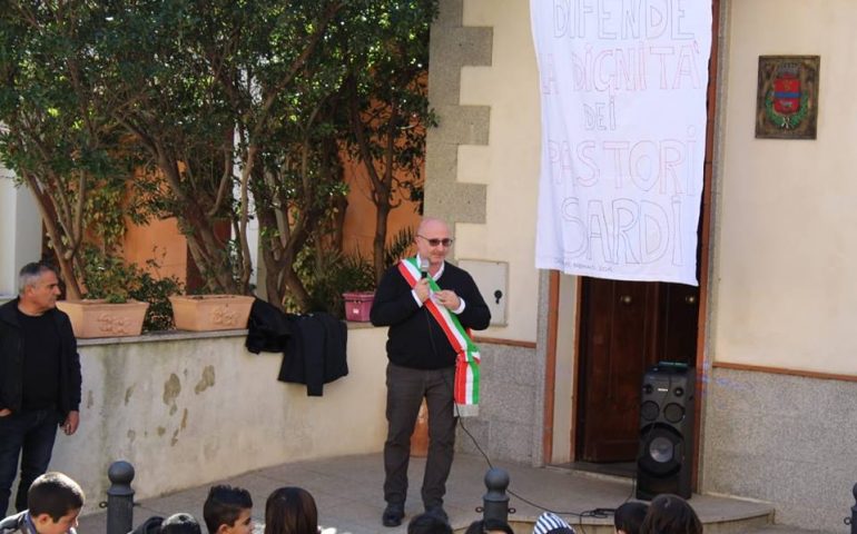 Anche Talana oggi in protesta accanto ai pastori. Parla Tegas: «Bella iniziativa, spontanea e sincera»