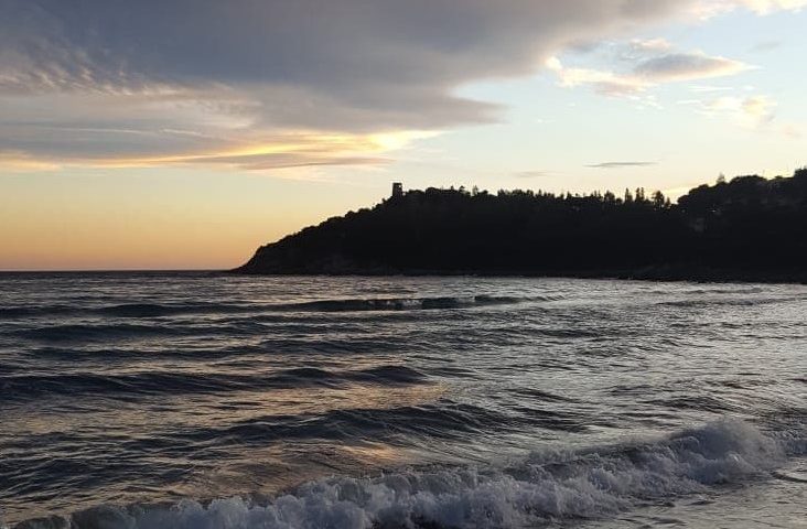 Le foto dei lettori. Magia di luci alla Baia di Porto Frailis