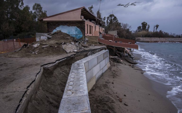 Maltempo, il lungomare Museddu in ginocchio. Il primo cittadino: “Catastrofe”