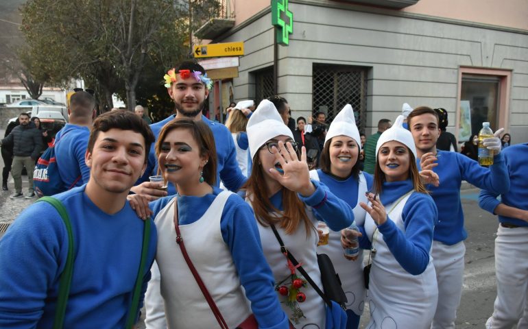 (FOTO) Tertenia archivia con successo la sua sfilata di Carnevale