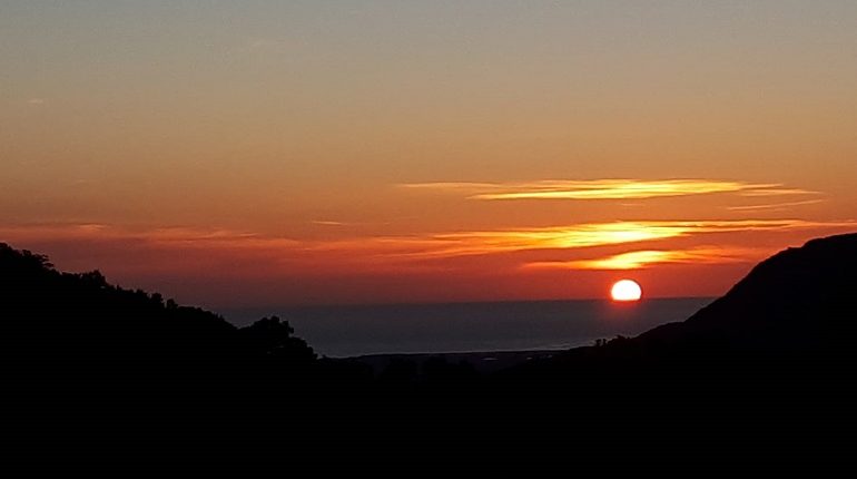 Le foto dei lettori. Paesaggi ogliastrini: la bellissima alba vista da Villagrande