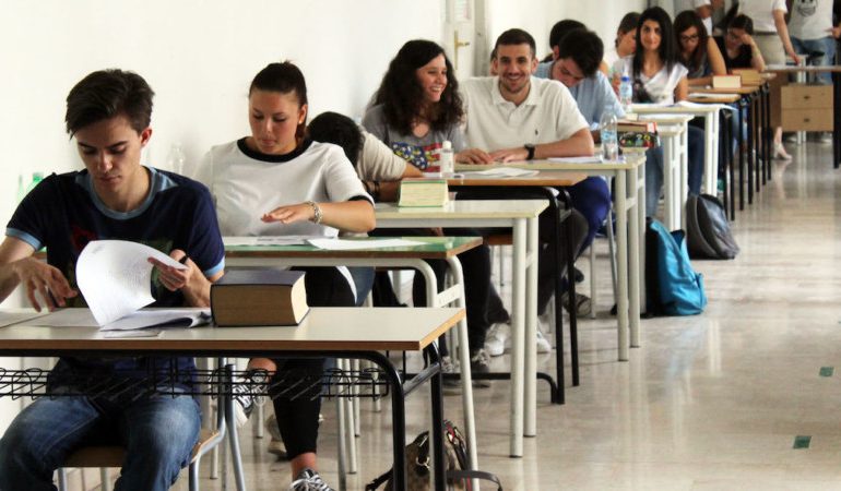 “La maturità non ci spaventa”. I ragazzi di quinta di Tortolì parlano di ansie e prospettive per il futuro