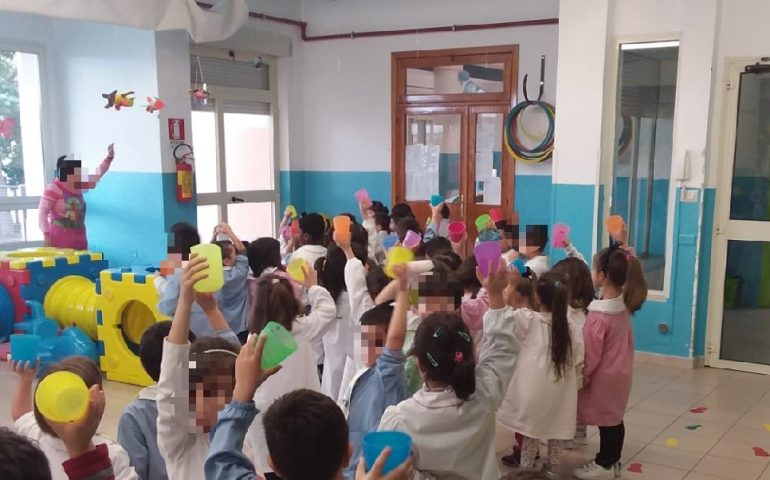 Plastica? No, grazie. La scuola materna di Via Frugoni sostiene la lotta contro l’inquinamento a Tortolì
