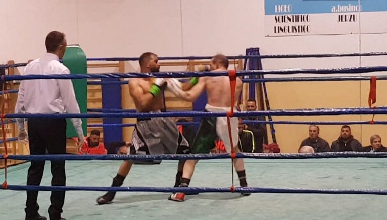 Jerzu: un successo di pubblico per la grande boxe. Nel match clou, Galici vince ai punti su Slavchev