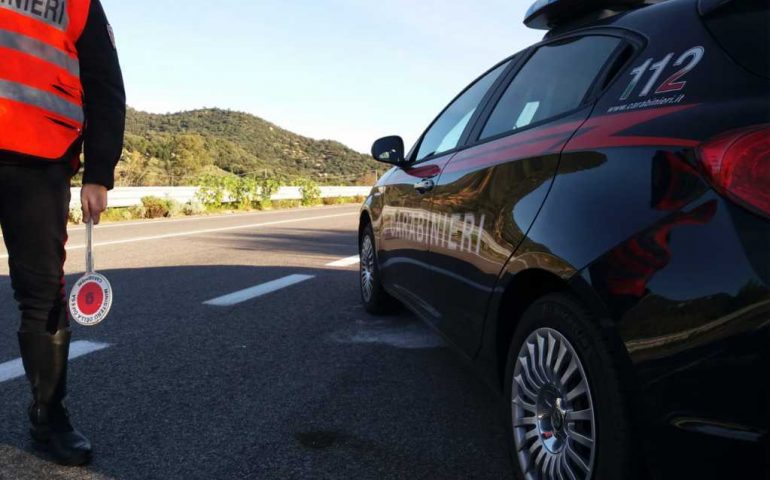 Nurri, imprenditrice aggredita violentemente e derubata in pieno centro da un uomo armato e con il viso coperto