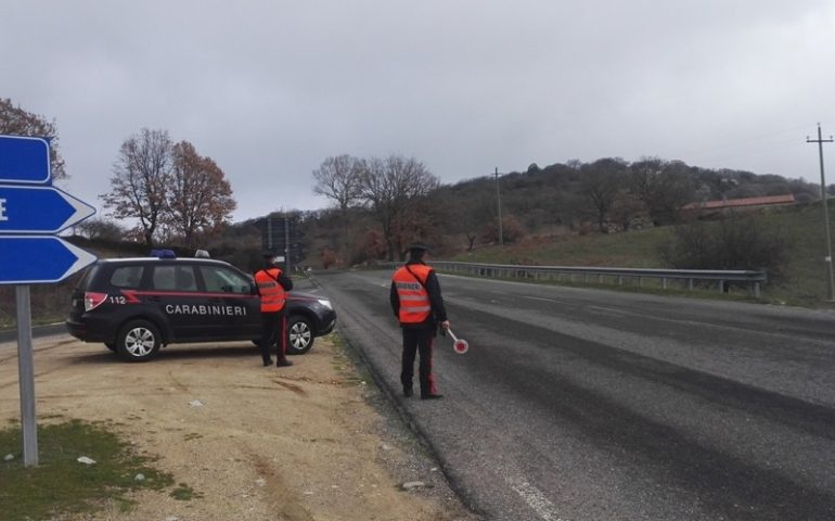 60enne ai domiciliari scoperto lontano da casa: scattano le manette