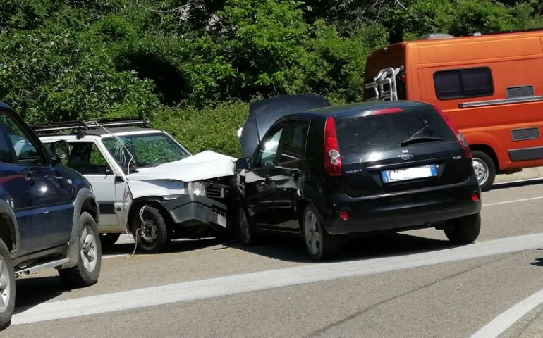 Villagrande, scontro frontale nell’incrocio della circonvallazione