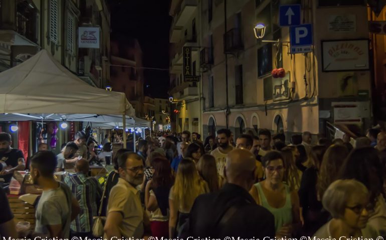 (FOTO) Lanusei, la Fiera delle Ciliegie fa il pieno di presenze. La photogallery di Cristian Mascia