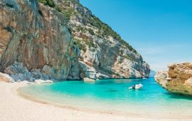 Due perle di Baunei tra le 50 spiagge più belle del mondo: Cala Mariolu ottiene il 2° posto assoluto