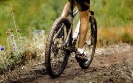 athlete cyclist dirty mountain bike biking in trail - sito 1Limburg