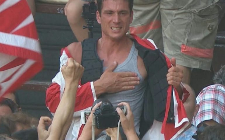 Il Palio di Siena parla ancora sardo: a vincere per la Giraffa è Giovanni Atzeni