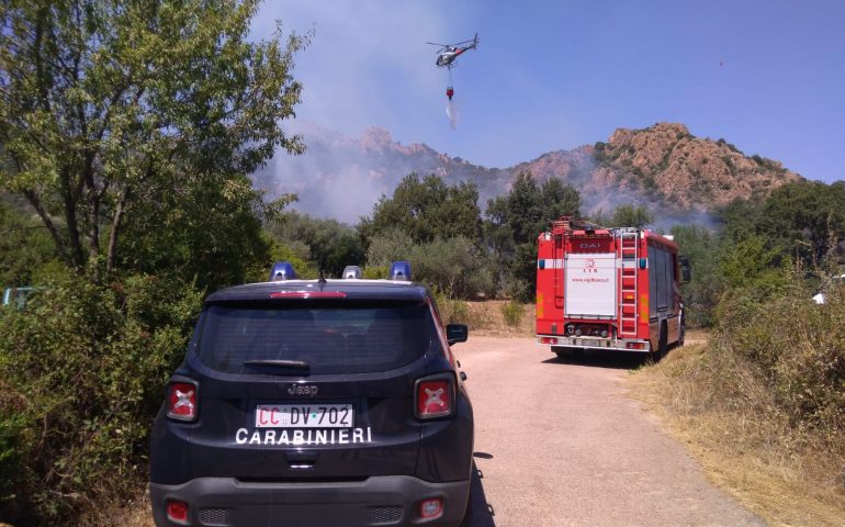 Urzulei, incendio divampato in un terreno privato. In fiamme circa due ettari