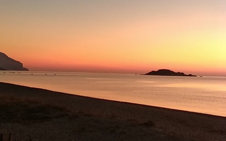 L’alba vista dall’Isola Manna di Girasole