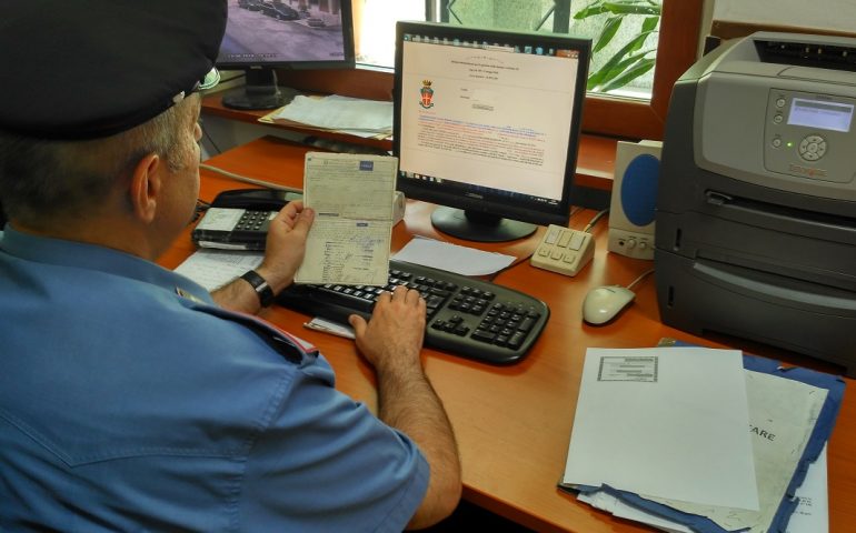 Truffato online un agricoltore di Baunei: indagano i carabinieri