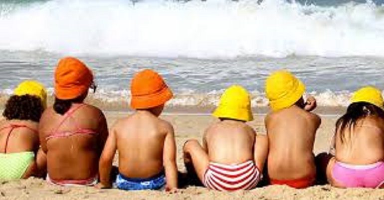 Dubbi estivi: quanto si deve aspettare per un bagno al mare dopo aver mangiato?