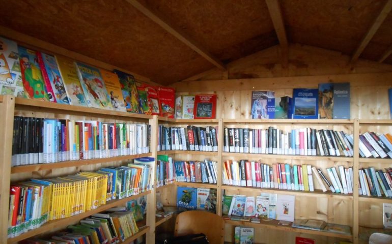 Biblioteca in spiaggia: anche quest’anno a Lotzorai la lettura è vista mare