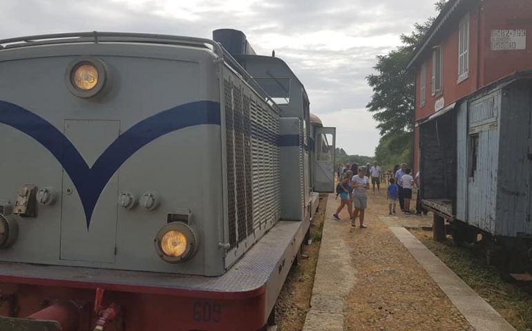 (FOTO) Riparte il Trenino Verde, la soddisfazione degli ogliastrini. Sindaco Melis: «Attrattore turistico indispensabile»