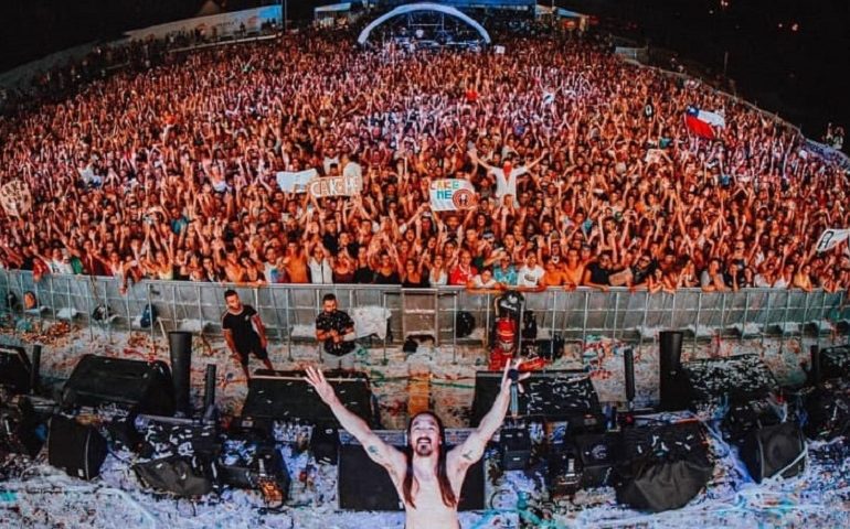 Steve Aoki e la meravigliosa dedica a Italia e Sardegna: «Ti amerò per sempre»