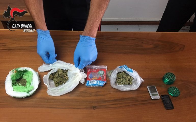 Osini, minorenne nei guai: aveva due buste di marijuana nello zainetto