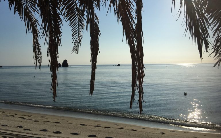 Le foto dei lettori. Sorge il sole sulla Baia di Cea
