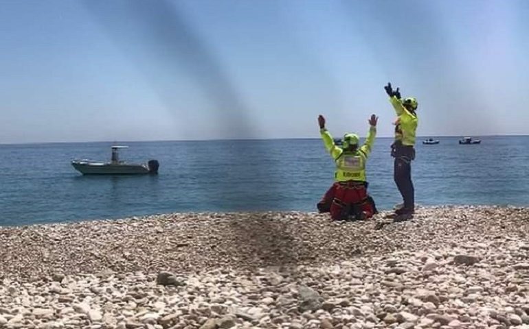 Anziano accusa malore mentre nuota nelle acque dell’ogliastrina Spiaggia di Fenile. Portato all’ospedale