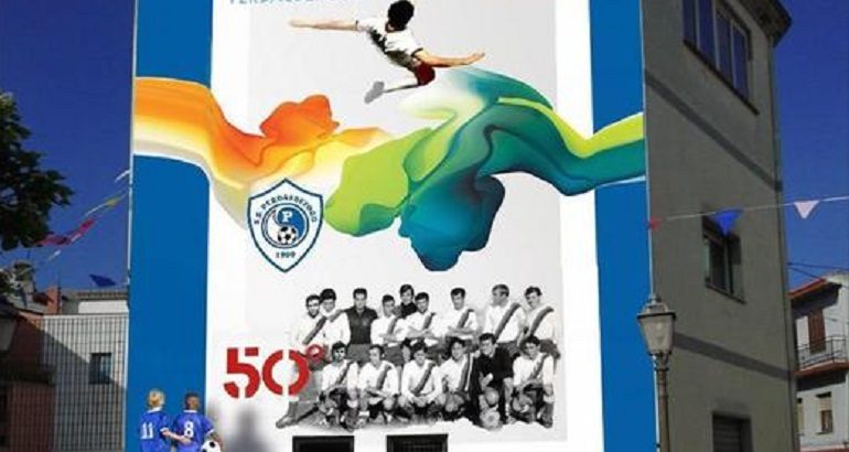 Perdasdefogu: 50 anni di calcio festeggiati con il murale del mitico Riva