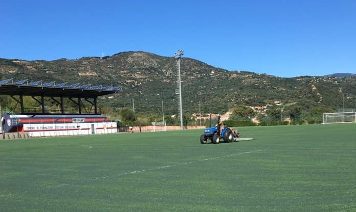 La fotonotizia. A Loceri fervono i lavori di sistemazione del campo sportivo