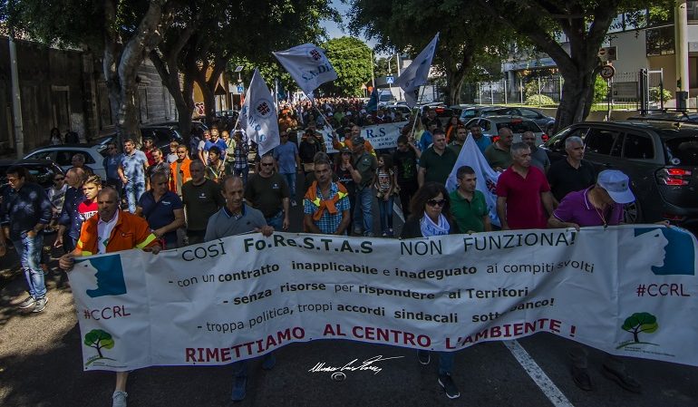 Forestas. Ieri a Cagliari sit-in dei lavoratori: proteste per rivendicare i propri diritti