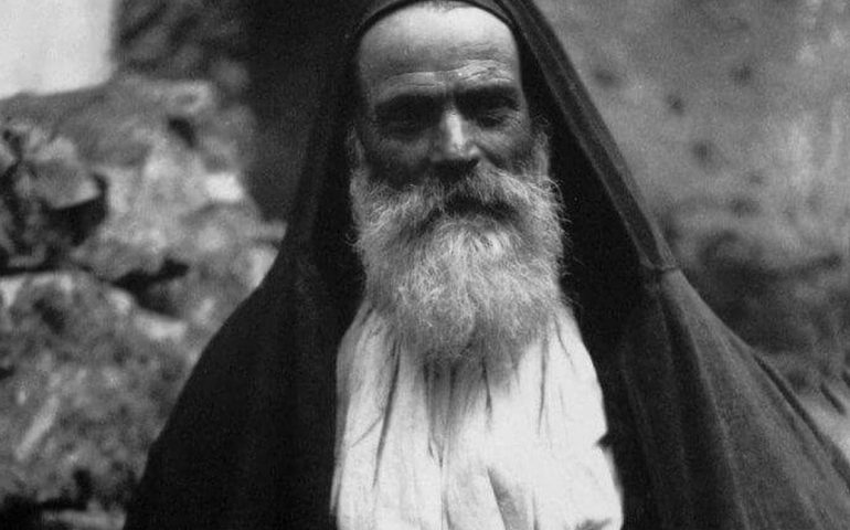 Costume sardo e foto d'epoca