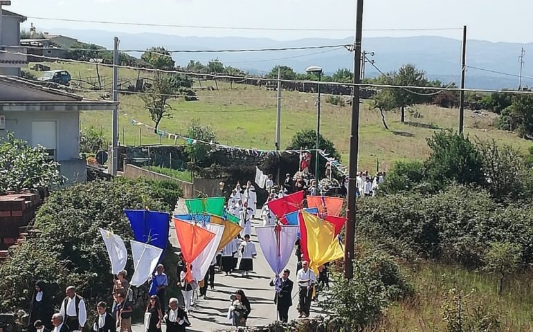 Presto a Perdas “Sa festa manna”. I festeggiamenti foghesini nei ricordi dell’anziana Tittina Usai