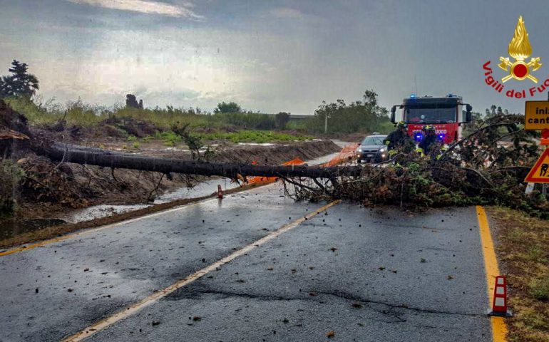 Bomba d’acqua a Oristano e dintorni: super lavoro per i Vigili del Fuoco