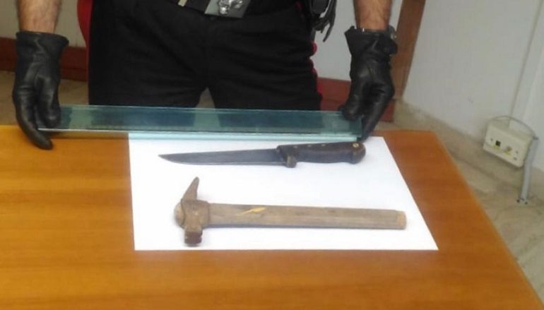 Bari Sardo, ferisce il compagno dell’ex moglie con un coltello: arrestato
