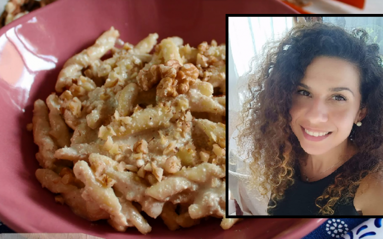 Le ricette dei lettori. La pasta alle noci con pesto senza cottura di Patrizia Frau ( pronta in 5 minuti!)